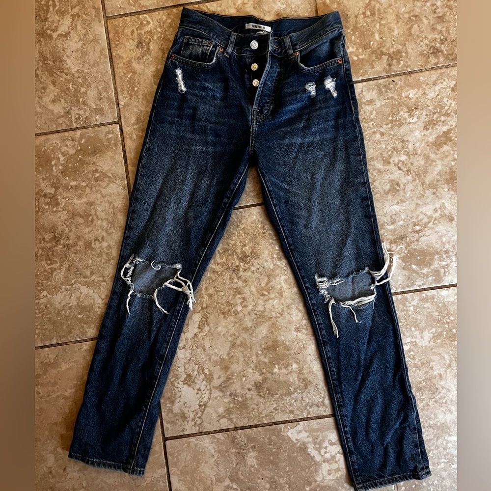 Forever 21. Boyfriend ripped jeans. Size 24